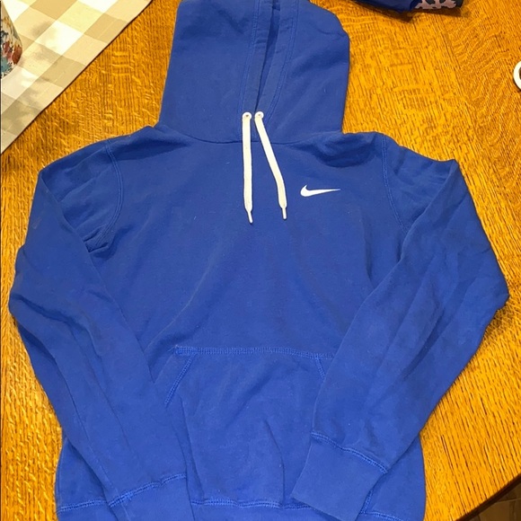 Nike Tops - Nike Sweatshirt